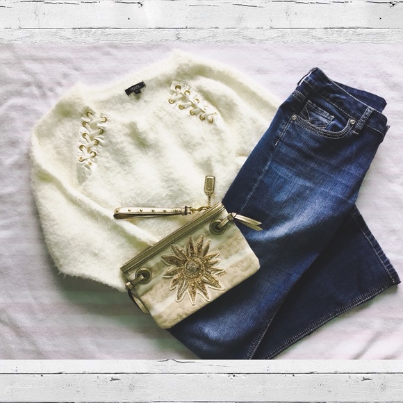 XOXO Sweaters - 🔥FIRE SALE🔥 XOXO Lace-up Bouclé Sweater